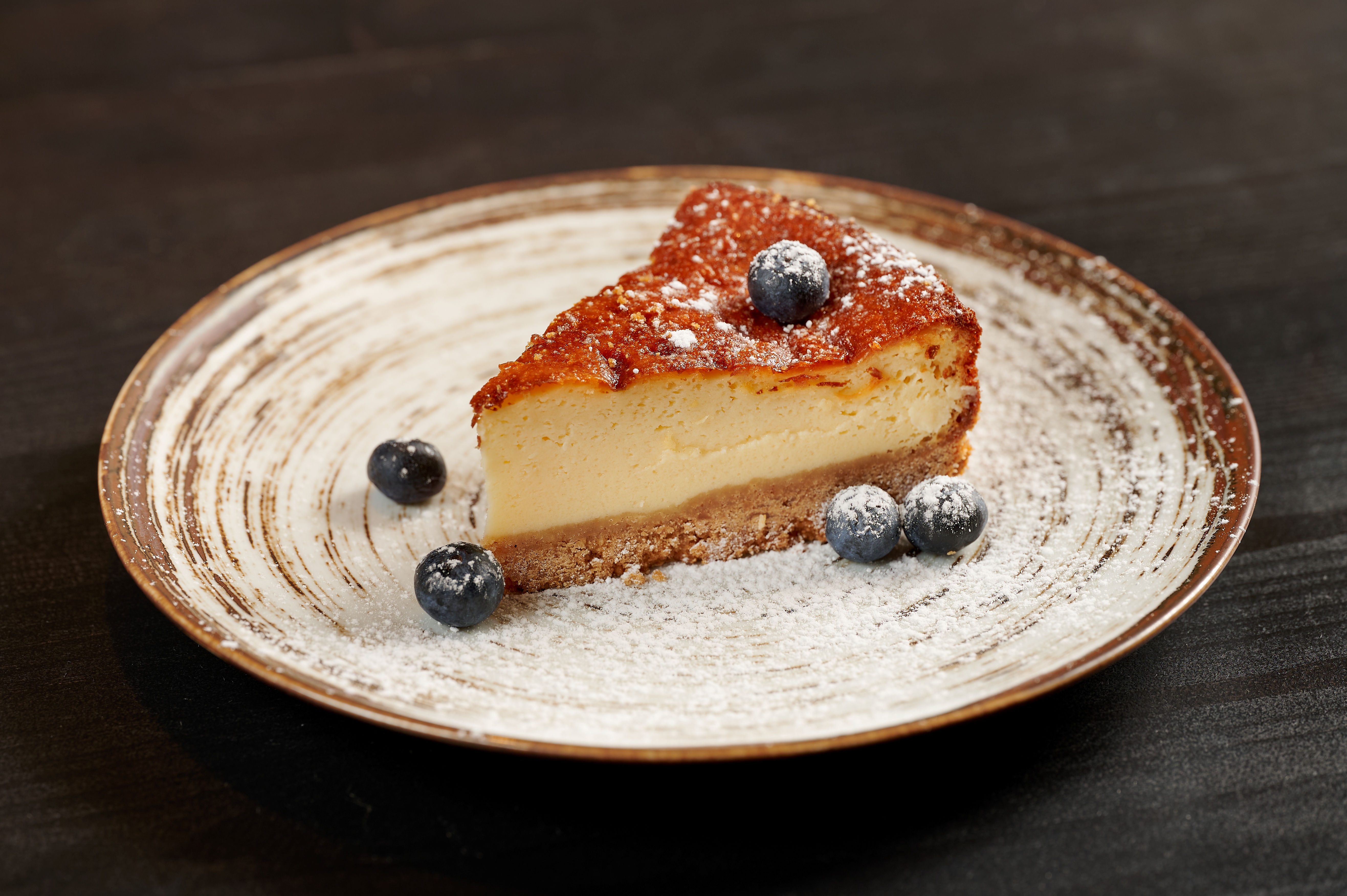 Cheesecake with blueberries